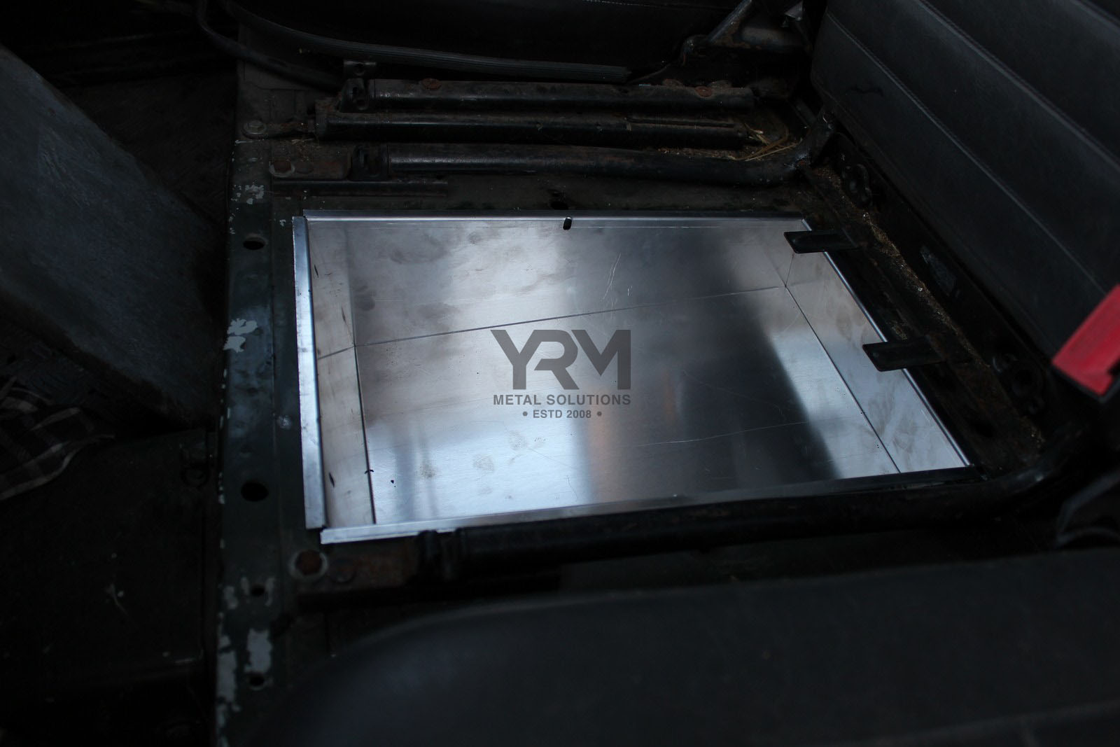 Series land rover centre underseat tool tray