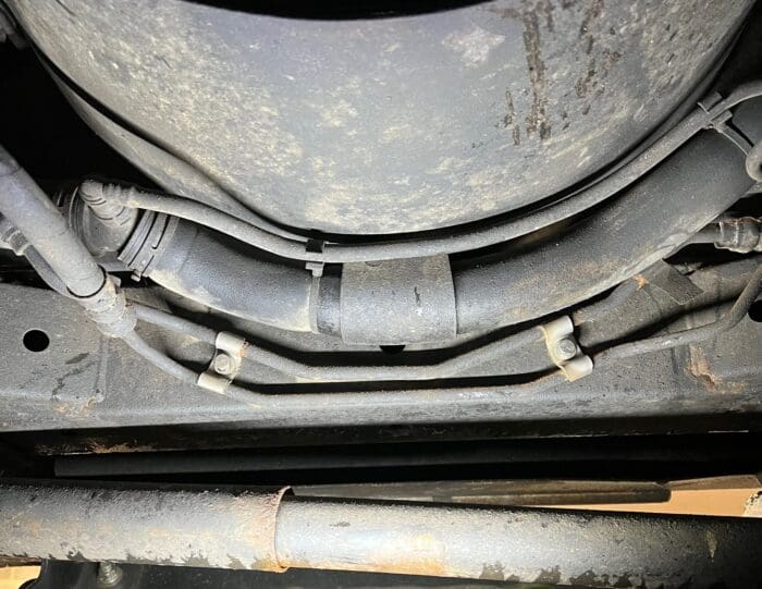 S/S Power Steering Pipe Clips (Front Chassis Cross member) - LR Defender/D1/RRC - Image 3